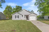 411 Hunting Green Drive, Jacksonville, NC 28546 — 3-bedroom home in Deerfield, Jacksonville, NC, photo 1 of 29: hunting-1