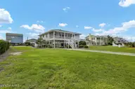 1040 Ocean Boulevard, Topsail Beach, NC 28445 — 3-bedroom home in New Topsail Beach, Topsail Beach, NC, photo 4 of 41