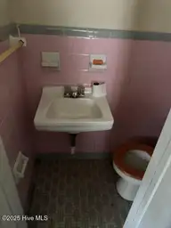 825 Redgate Avenue, Rocky Mount, NC 27801 — 3-bedroom home, Rocky Mount, NC, photo 5 of 7: Bathroom