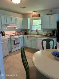 197 S River Drive, Beaufort, NC 28516 — 2-bedroom waterfront home in Sportsman Village, Beaufort, NC, photo 15 of 58