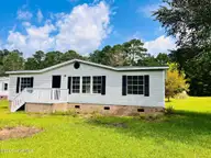 310 Michelle Lane, Rocky Point, NC 28457 — 3-bedroom manufactured home in Summit Ridge, Rocky Point, NC, photo 2 of 21