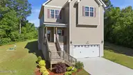 603 Mayapple Lane, Hubert, NC 28539 — 4-bedroom home in Vista Cay Village, Hubert, NC, photo 3 of 39: mayapple-3