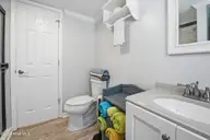 5427 Dove Drive SW, Ocean Isle Beach, NC 28469 — 1-bedroom manufactured home in Shan-gri-la, Ocean Isle Beach, NC, photo 13 of 35