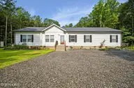 1285 School House Road, Elizabeth City, NC 27909 — 4-bedroom home, Elizabeth City, NC, photo 2 of 50: 004_dsc02074