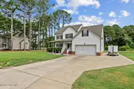 122 W Raintree Lane, Goldsboro, NC 27534 — 3-bedroom home in Raintree, Goldsboro, NC, photo 4 of 42: 04-122 W Raintree Ln-4