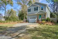 425 S Hardin Street, Southern Pines, NC 28387 — 3-bedroom home in West Southern P, Southern Pines, NC, photo 2 of 34: 58_425 S Hardin St Southern Pines NC 283