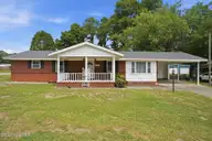 910 Old Grantham Road, Goldsboro, NC 27530 — 3-bedroom home in Hillsdale, Goldsboro, NC, photo 4 of 47: 910 Old Grantham Road