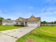 105 Conley Hills Drive, Richlands, NC 28574 — 3-bedroom home in Conley Hills, Richlands, NC, photo 3 of 31