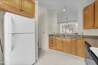 233 Racine Drive 38, Wilmington, NC 28403 — 3-bedroom townhome in Ashton, Wilmington, NC, photo 6 of 32: 006_img_9181_543