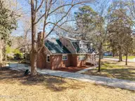 800 Little John Avenue, Jacksonville, NC 28546 — 4-bedroom home in Sherwood Forest, Jacksonville, NC, photo 4 of 51: 44-web-or-mls-800 Little John Ave 113