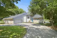 6106 Cardinal Drive, New Bern, NC 28560 — 3-bedroom waterfront home in Fairfield Harbour, New Bern, NC, photo 5 of 46: Circular Drive