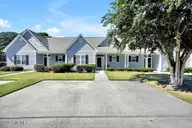 5067 Wyncie Wynd, Southport, NC 28461 — 2-bedroom townhome in South Harbour Village, Southport, NC, photo 3 of 25: 5067 Wyncie Wynd