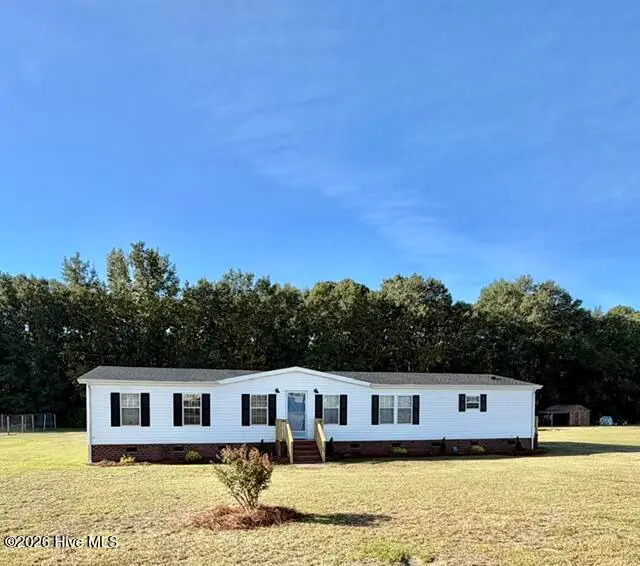 135 Brandy Avenue, La Grange, NC 28551 — 3-bedroom manufactured home in Leisure Estates, La Grange, NC, photo 1 of 25: IMG_5382