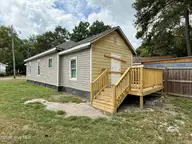 911 Washington Street E, Wilson, NC 27893 — 1-bedroom home, Wilson, NC, photo 13 of 20: IMG_7744
