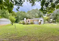 2778 Forrest Drive, Kinston, NC 28504 — 3-bedroom home in Castle Oaks, Kinston, NC, photo 5 of 43: IMG_1982