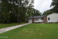 1005 Stillwood Circle, Jacksonville, NC 28540 — 3-bedroom home in Stillwood, Jacksonville, NC, photo 4 of 35