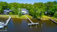 5616 Gondolier Drive, New Bern, NC 28560 — 4-bedroom waterfront home in Fairfield Harbour, New Bern, NC, photo 8 of 75: 5616 Gondolier Drive, New Bern
