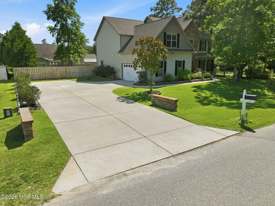 148 Majestic Oaks Drive, Hampstead, NC 28443 — 5-bedroom home in Majestic Oaks, Hampstead, NC, photo 1 of 60