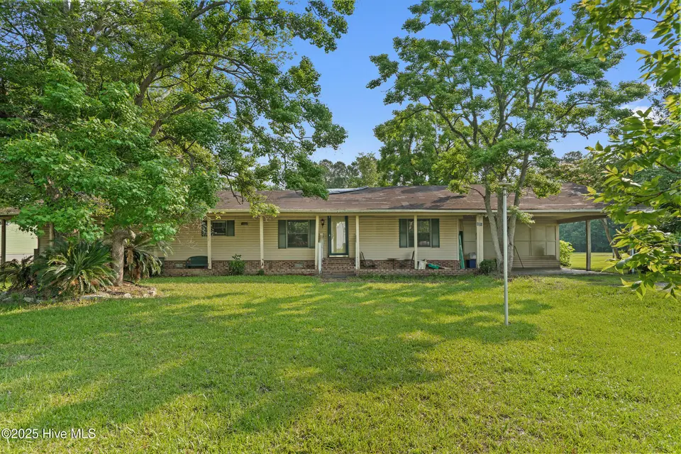 670 Calabash Road NW, Calabash, NC 28467 — 3-bedroom manufactured home, Calabash, NC, photo 1 of 28: 670 Calabash Road NW, Calabash, NC