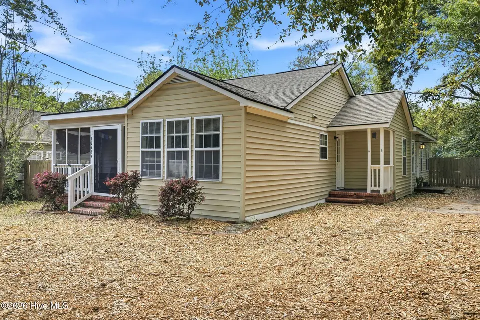 1826 Waddell Street, Wilmington, NC 28401 — 4-bedroom home in Sunset Park, Wilmington, NC, photo 1 of 58: 1_DSC00216