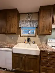 910 Mccaskill Drive, Kinston, NC 28501 — 4-bedroom manufactured home, Kinston, NC, photo 11 of 27: IMG_6201