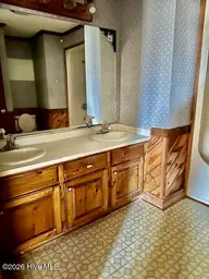7613 Princess Ann Road, Evergreen, NC 28438 — 3-bedroom home, Evergreen, NC, photo 17 of 32: IMG_8544