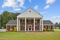 800 S Howard Circle, Tarboro, NC 27886 — 5-bedroom home in Glenburnie, Tarboro, NC, photo 6 of 50: Front View