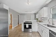 124 Darby Street, Wilmington, NC 28409 — 3-bedroom home in Foxcroft, Wilmington, NC, photo 11 of 39