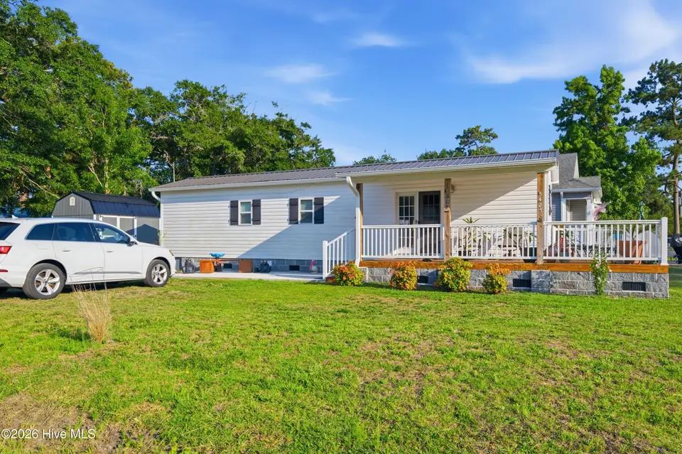 5427 Dove Drive SW, Ocean Isle Beach, NC 28469 — 1-bedroom manufactured home in Shan-gri-la, Ocean Isle Beach, NC, photo 1 of 35