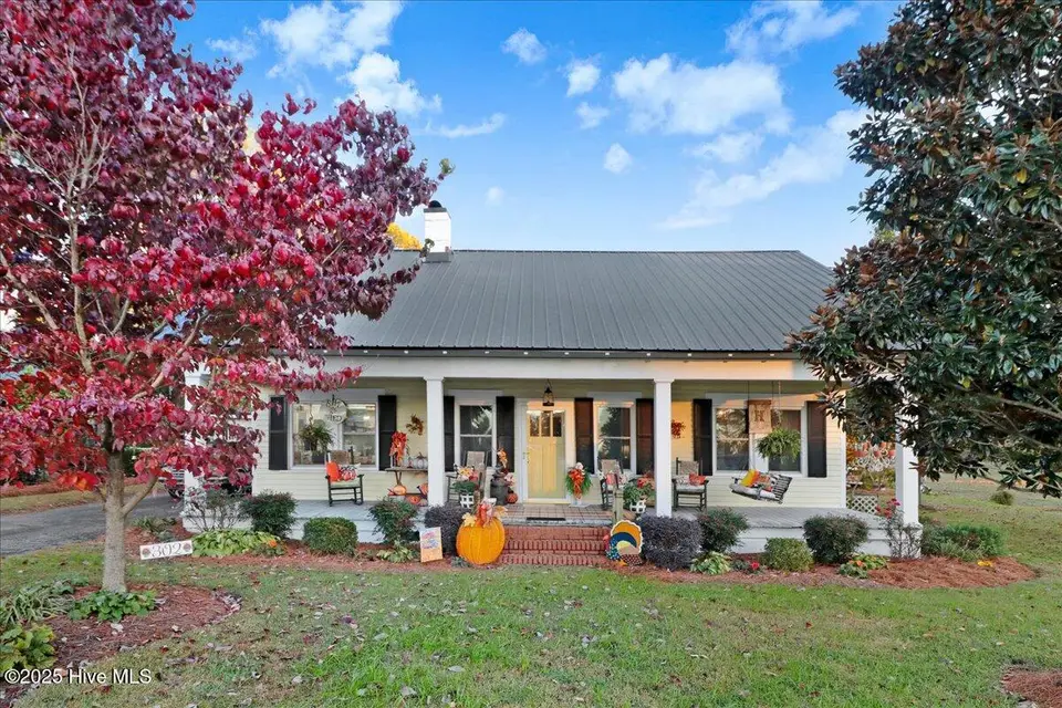 302 N Sycamore Street, Fremont, NC 27830 — 2-bedroom home, Fremont, NC, photo 1 of 27: 01-302 N Sycamore St-1