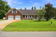 702 Everett Drive, Elizabeth City, NC 27909 — 3-bedroom home in Peartree Place, Elizabeth City, NC, photo 5 of 50