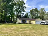 218 Pamlico Drive, Washington, NC 27889 — 3-bedroom home in Pamlico Village, Washington, NC, photo 1 of 38: Main View