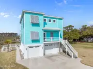 135 Jade Street, Beaufort, NC 28516 — 3-bedroom waterfront home in Jade Point, Beaufort, NC, photo 4 of 59: 3-web-or-mls-135 Jade St 003