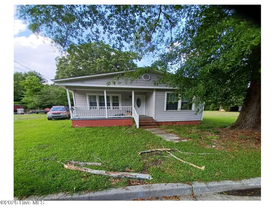 1120 Lincoln Street, Kinston, NC 28501 — 3-bedroom home, Kinston, NC, photo 1 of 6: Front View-2