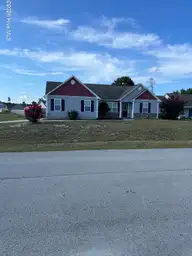 400 Duncan Drive S, Richlands, NC 28574 — 3-bedroom home in Bradford Estates, Richlands, NC, photo 1 of 21