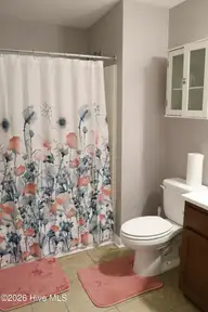 2016 Eleuthera Way, Elizabeth City, NC 27909 — 4-bedroom home in Herons Ridge, Elizabeth City, NC, photo 14 of 16: First Floor Bathroom
