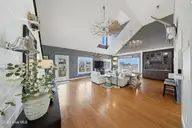907 Radnor Road, Wilmington, NC 28409 — 4-bedroom waterfront home in Inlet Watch, Wilmington, NC, photo 8 of 55: 907RadnorRd-72