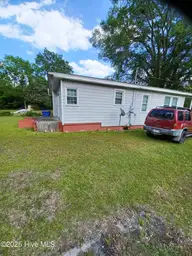 1120 Lincoln Street, Kinston, NC 28501 — 3-bedroom home, Kinston, NC, photo 4 of 6: Side View