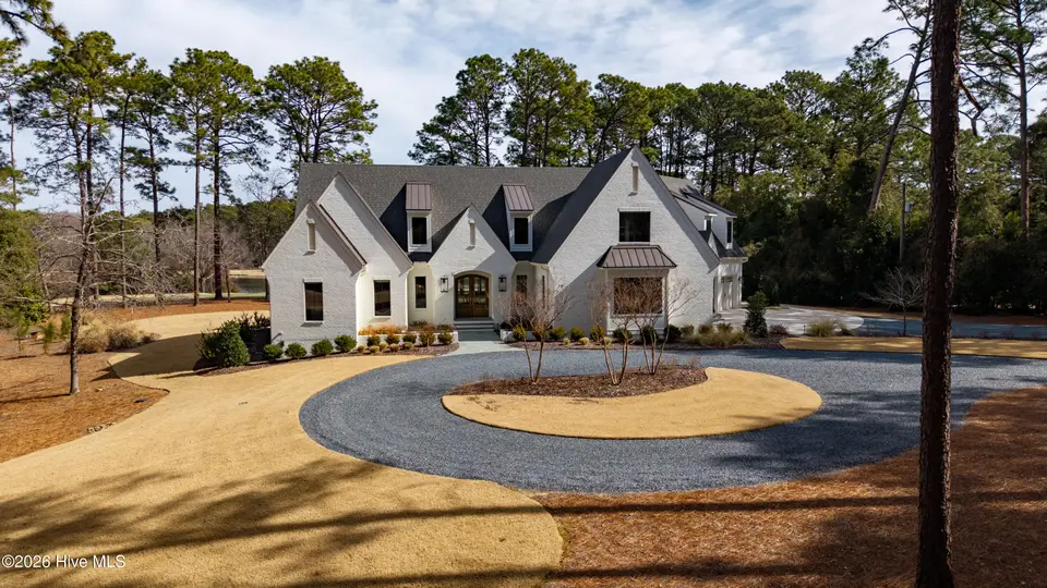 70 Lake Dornoch Drive, Pinehurst, NC 28374 — 4-bedroom home in CCNC, Pinehurst, NC, photo 1 of 56: 70 Lock Dornock EXT-18