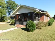 2705 N Main Street, Tarboro, NC 27886 — 3-bedroom home in Belvedere, Tarboro, NC, photo 2 of 36: Left side