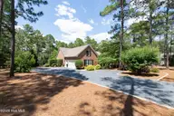 46 Whitehaven Drive, Pinehurst, NC 28374 — 4-bedroom waterfront home in Pinewild CC, Pinehurst, NC, photo 3 of 77: DSC_1368