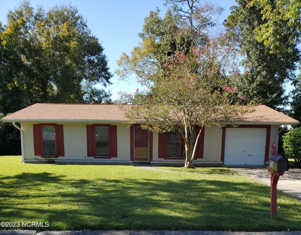 126 Tanglewood Drive, Jacksonville, NC 28540 — 3-bedroom home in Tanglewoods, Jacksonville, NC, photo 1 of 23