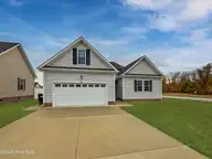 601 Millbrooke Circle, Elizabeth City, NC 27909 — 4-bedroom home in Millbrooke, Elizabeth City, NC, photo 5 of 37: d038d4564a02033a2e614c2eac5be36d11adb0ba