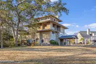 412 Lakeview Drive, Hampstead, NC 28443 — 3-bedroom waterfront home in Belvedere, Hampstead, NC, photo 2 of 64: IMG_2197