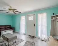 1937 Jackson Street, Wilmington, NC 28401 — 3-bedroom home in Sunset Park, Wilmington, NC, photo 3 of 22: living room 1