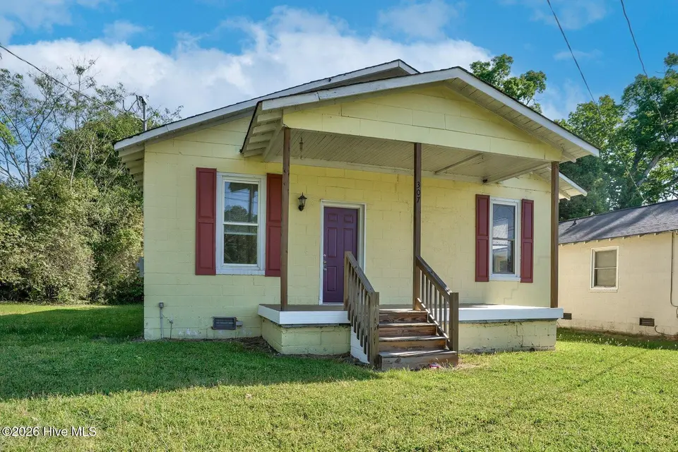 307 E Irwin Street, Pinetops, NC 27864 — 4-bedroom home, Pinetops, NC, photo 1 of 20: Welcome!