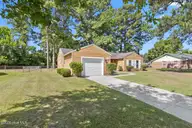 721 Shadowridge Road, Jacksonville, NC 28546 — 3-bedroom home in Brynn Marr, Jacksonville, NC, photo 2 of 31