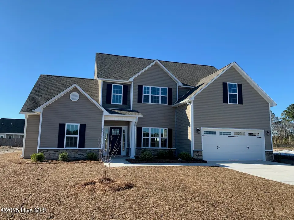 749 Secession Lane, Jacksonville, NC 28546 — 5-bedroom home in Stateside, Jacksonville, NC, photo 1 of 37: IMG_0768