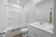 2013 Wild Indigo Circle NW, Calabash, NC 28467 — 3-bedroom townhome in Brunswick Plantation, Calabash, NC, photo 12 of 56: 19_bathroom