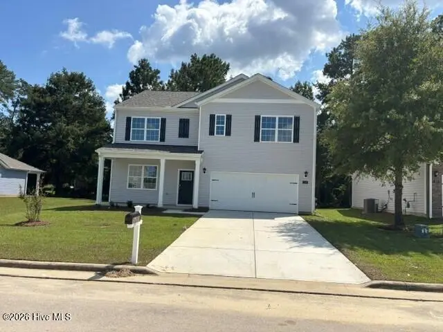 258 Lake Tyler Drive, New Bern, NC 28560 — 5-bedroom waterfront home in Tyler, Home on the Lake, New Bern, NC, photo 1 of 27: 258 lake tyler